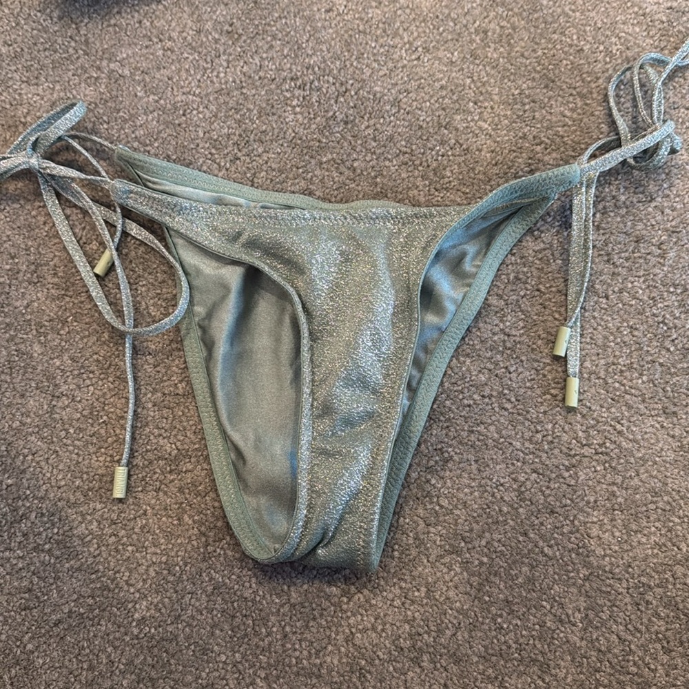 Triangl Swimwear Bikini - Picture 5 of 11